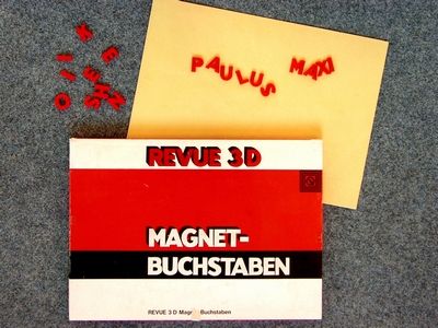 Revue 3 D Magent-Buchstagen